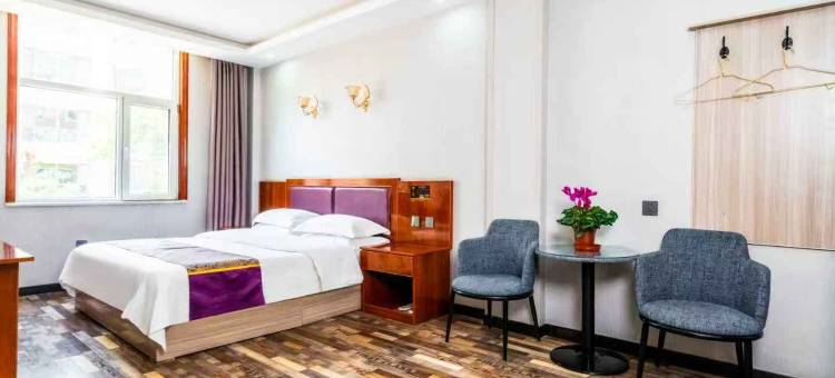 顺航精选酒店(西宁曹家堡机场店)图片