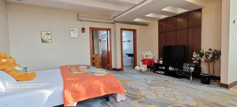 家庭精选超大床酒店图片