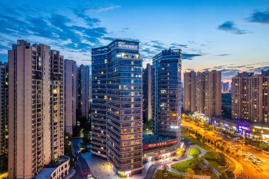 筑光·望月电竞民宿(月亮岛罐子岭地铁站店)