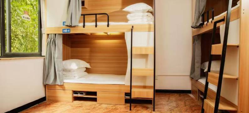 小蜜蜂青年旅社(涪城万达店)图片