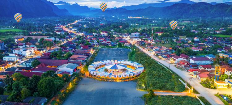 万荣泳池派对酒店(泳池观赏热气球，免费接送站，网红打卡)(Pool Party Hotel)图片
