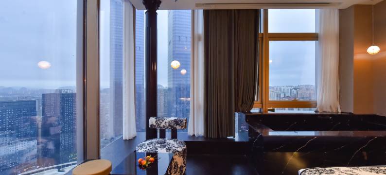 垚景阁·French Retro暮野高空|法式设计师影音民宿(花果园店)图片