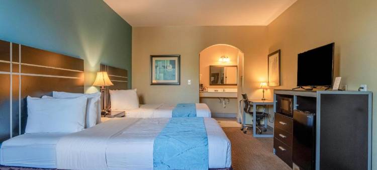 OYO 近沙纳 TX 的莫尔顿旅馆及套房(Moulton Inn &  Suites by OYO Near Shiner TX)图片