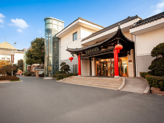 扬州瘦西湖紫藤酒店