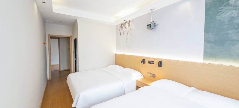 星之野·电竞酒店(告庄西双景星光夜市店)图片