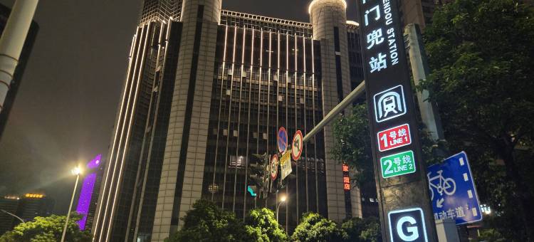 太空舱青年旅舍(福州三坊七巷店)图片