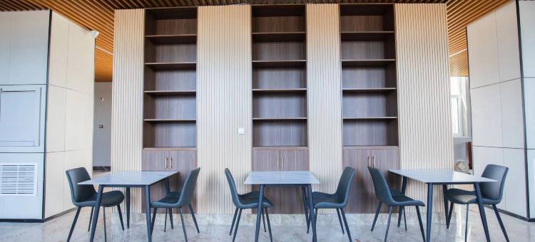 如家睿柏·云酒店(荣成荷田东路樱花湖体育公园店)图片