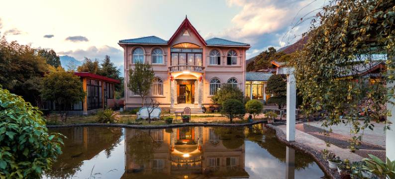 乡栖源Relax·览山独见雪山全景星宿图片