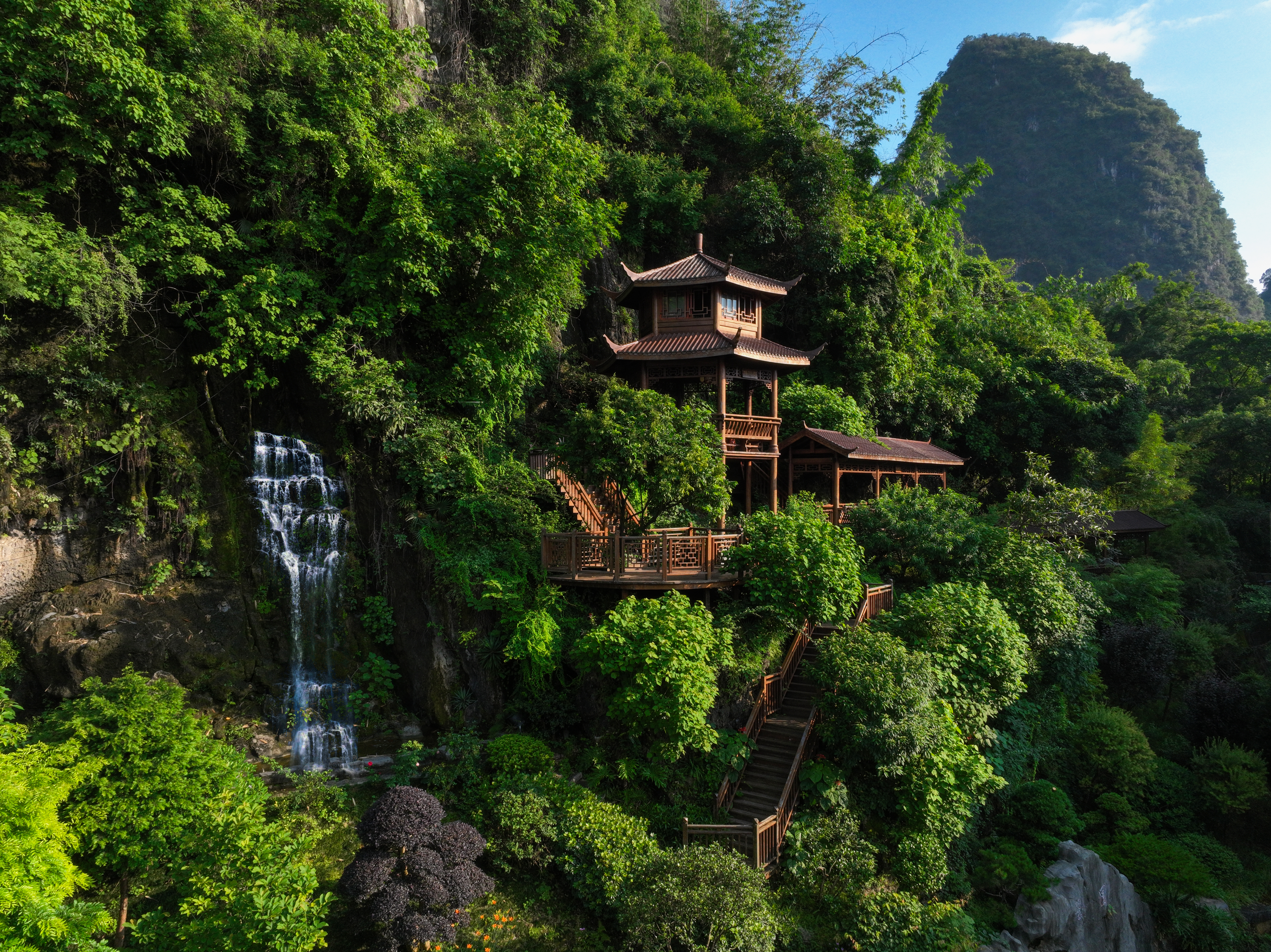 Xianchuang HotelOver view