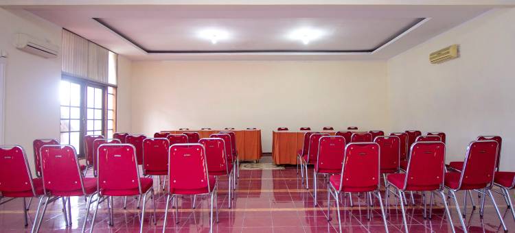 德维斯里普拉维罗塔曼红伙伴酒店(Hotel Dewi Sri Prawirotaman RedPartner)图片