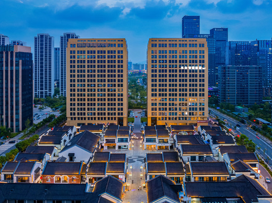 禾合智能酒店(新城宝龙广场店)