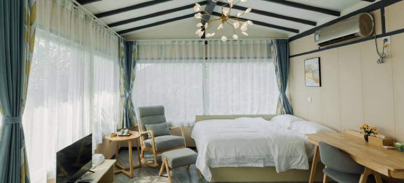 栗子•花开山居图片