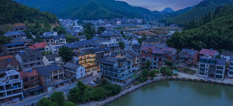 安吉云隐·Snowy滑雪临湖度假美宿(云上草原熊猫探险乐园店)图片