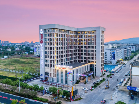 乌鸡汤司令主题酒店(泰和高铁站店)