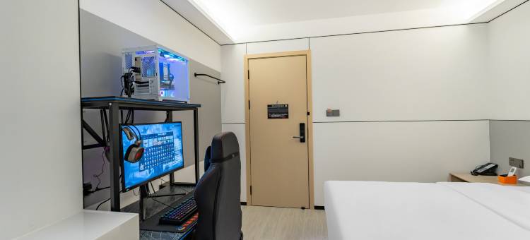 飞游电竞酒店(深圳宝安机场T3航站楼固戍地铁站店)图片