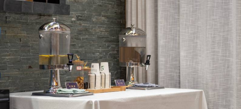 荔波滨江酒店(荔波古镇邓恩铭故居店)图片