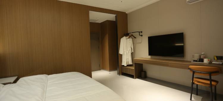 壹休·智能民宿(市行政中心地铁站店)图片