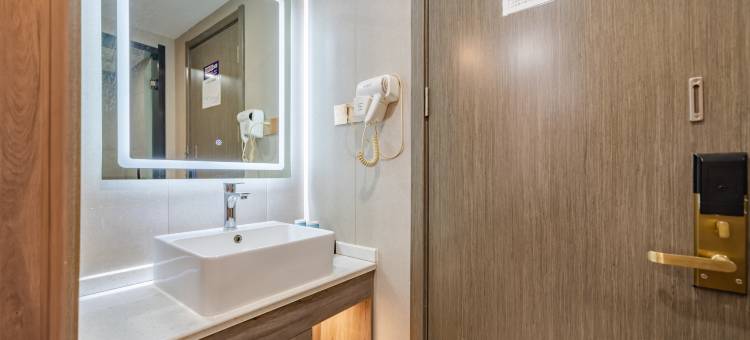 一路同行·精选酒店(华东建材市场龙塘店)图片