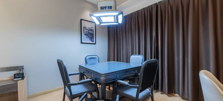 白玉兰酒店(潜江龙虾街水牛城店)图片