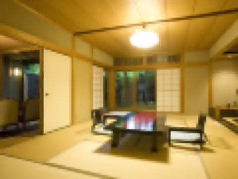 1樓 豪華日式房（12+8榻榻米，帶露天風呂和園景）