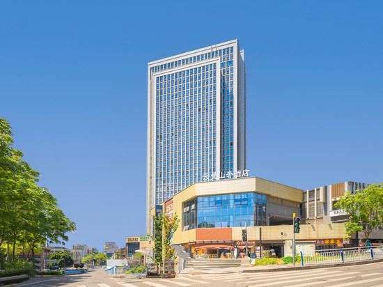 云曼山奢酒店(重庆江北国际机场宝圣湖地铁站店)