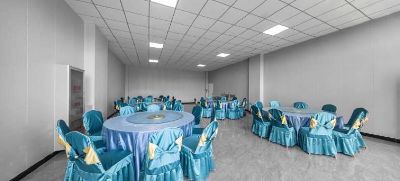 欧暇·地中海酒店(嘉峪关观礼古镇高铁南站店)图片