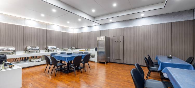 悦电竞酒店(江阴中山公园人民医院店)图片