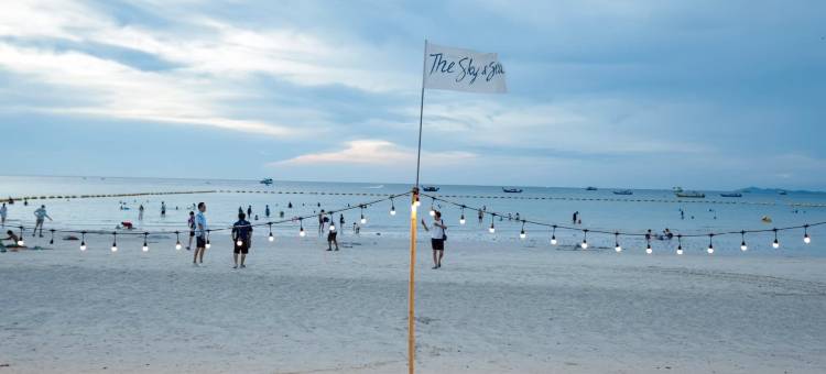 兰岛天海(The Sky & Sea Koh Larn)图片