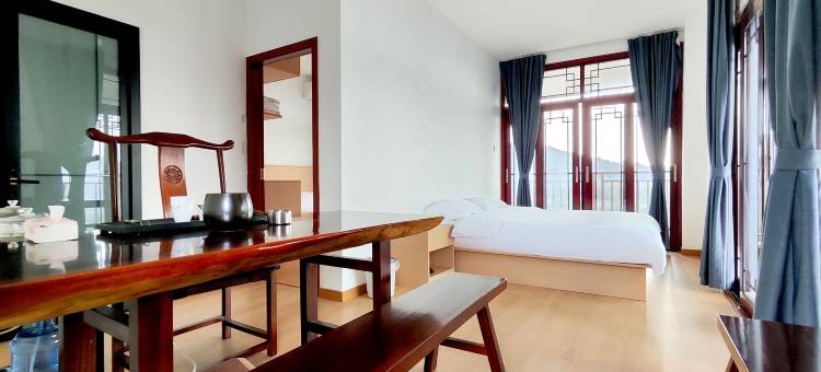 唐孙八沙白度假山庄图片