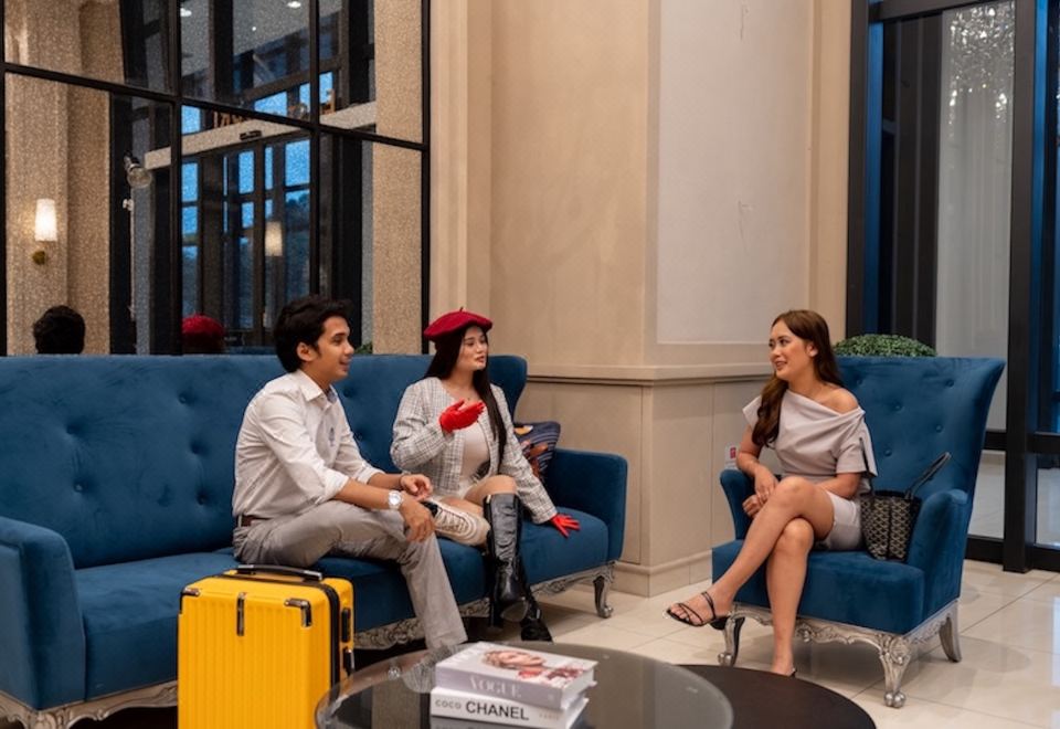 Paxtonz Urban Luxe Walk to Mall Free WiFi and Pool Hotel Overview