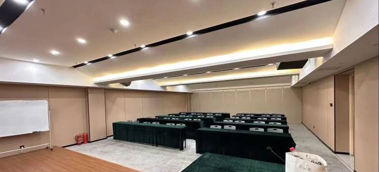 馨越雅致酒店(湛江渔港公园观海长廊店)图片