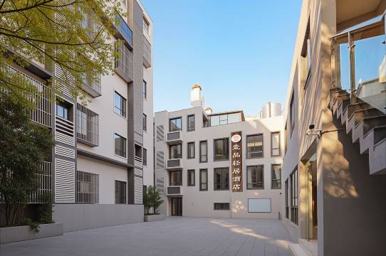 壹品酒店(南京新街口上海路省中医院地铁站店)