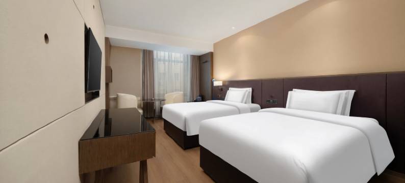 潮漫酒店(哈尔滨中央大街步行街公路大桥地铁站店)图片