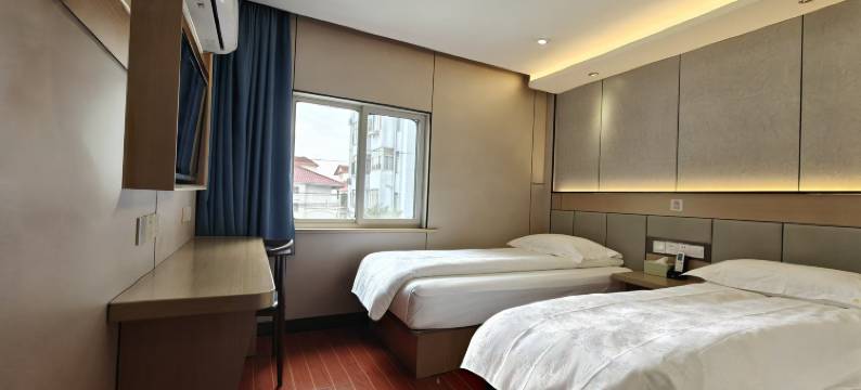 茸华宾馆(上海松江体育中心地铁站店)图片