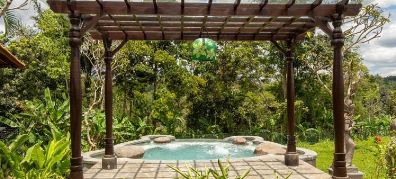 埃马纳阿比安塔克苏(Emana Abian Taksu)图片