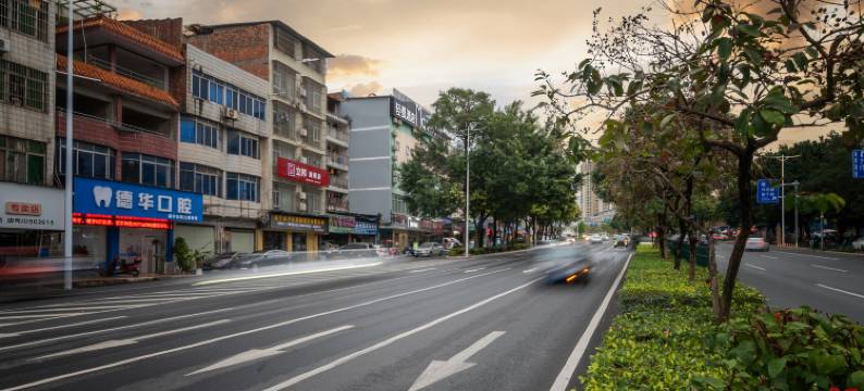 轻曼酒店(南宁小鸡村地铁站店)图片