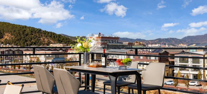 欢途Cloud Haven・月光城畔恒压供氧度假美宿(独克宗古城店)图片