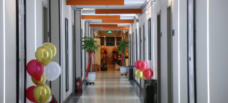 鸿云海SPA按摩酒店图片