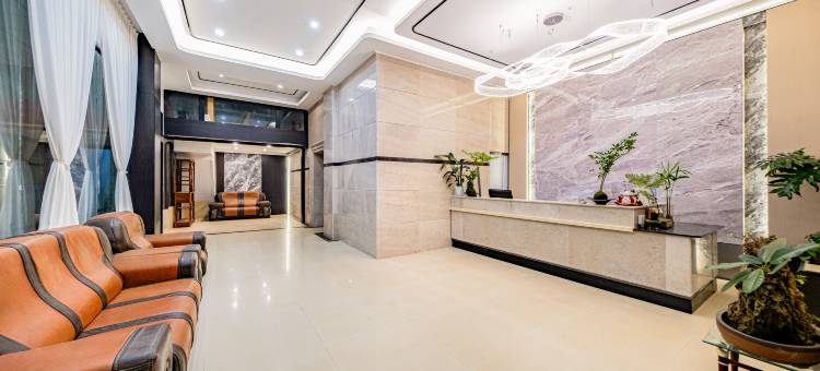 三鑫大酒店(曲靖陆良图腾商业中心春光路店)图片