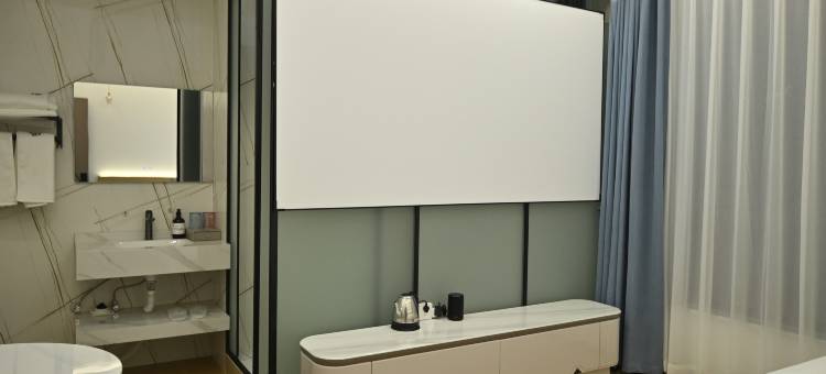 鸿然·Serenity·山隐海听丨智能影音美宿(龙尾关遗址佛图寺塔店)图片