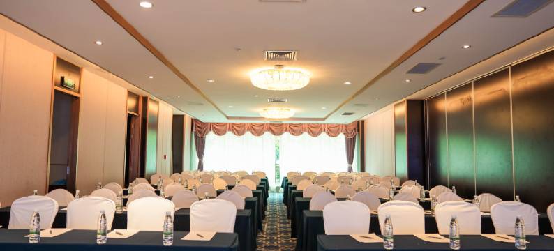 云南华地王朝大酒店图片