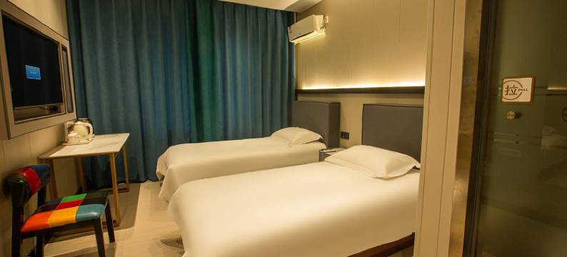 宜世宜嘉主题宾馆公寓(齐齐哈尔站前南大街店)图片