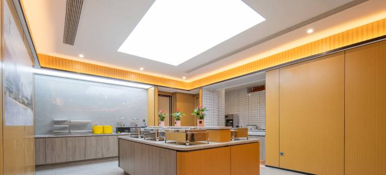 怡莱莫丽酒店(自贡华商国际城店)图片