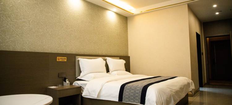 阿瓦提中普大酒店(刀郎文化广场店)图片