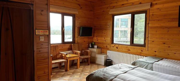 伊春峰岩山寨图片