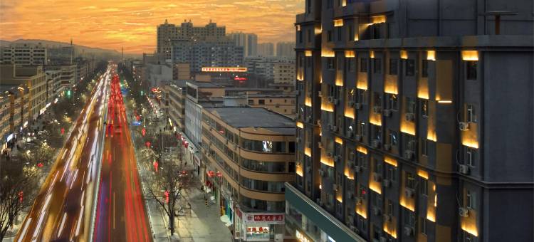 坤逸·精品酒店(白银景泰人民文化广场火车站店)图片