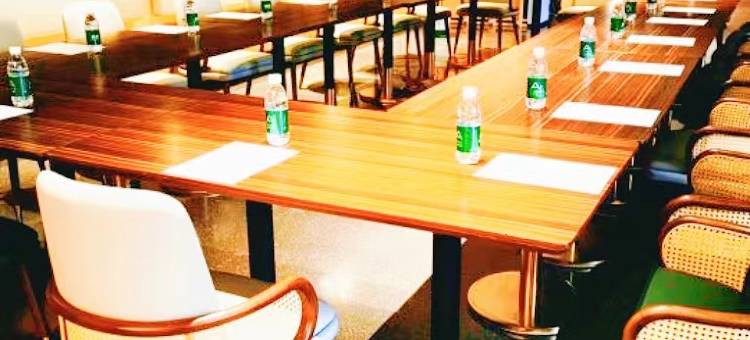 济南万象城中央商务区亚朵酒店图片