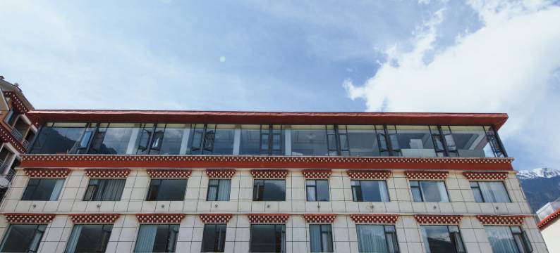 波密嘉恒临江精品酒店图片