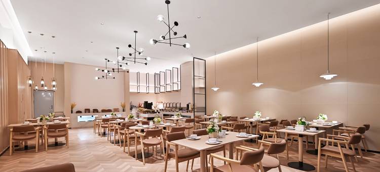 喀什丽怡酒店(行政审批局小亚郎湿地公园店)图片