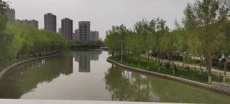 库尔勒天鹅河丽呈睿轩酒店图片